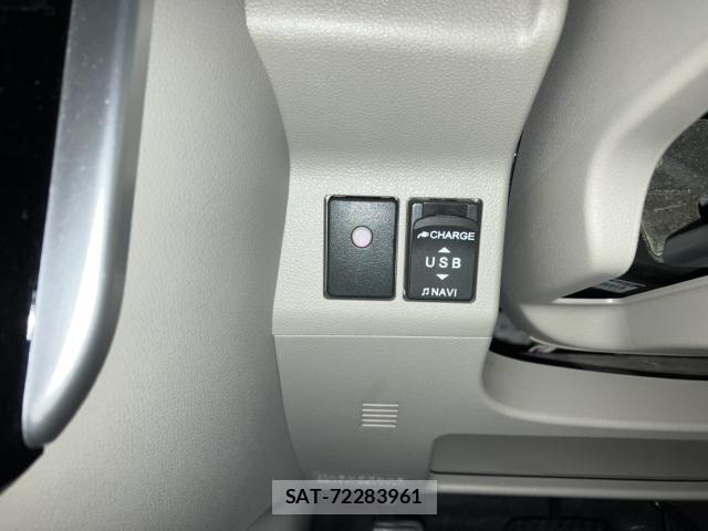 Daihatsu TANTO 2018-02 8006793-6