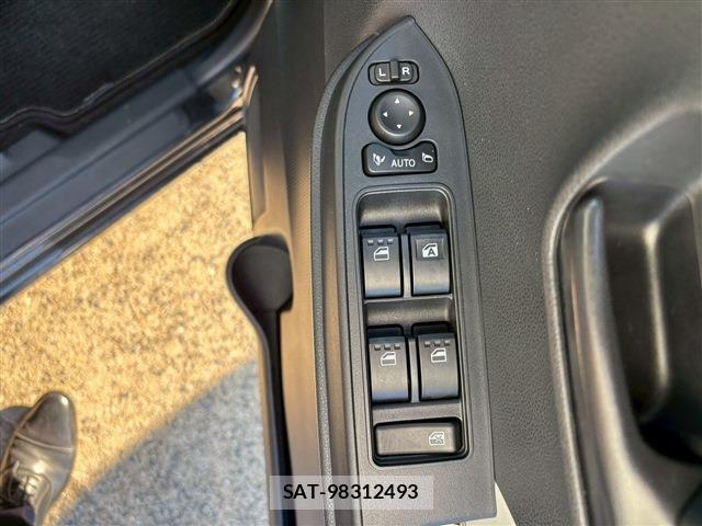 Daihatsu TANTO 2023-11 8009563-19