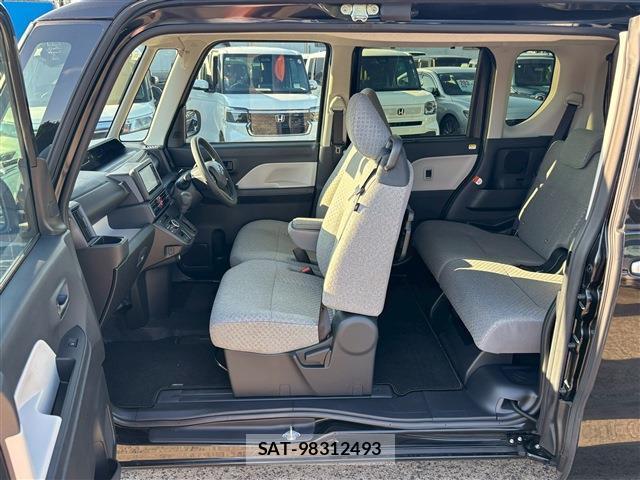 Daihatsu TANTO 2023-11 8009563-6