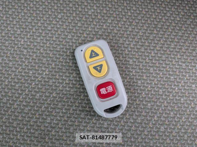 Daihatsu TANTO 2017-03 8010317-18