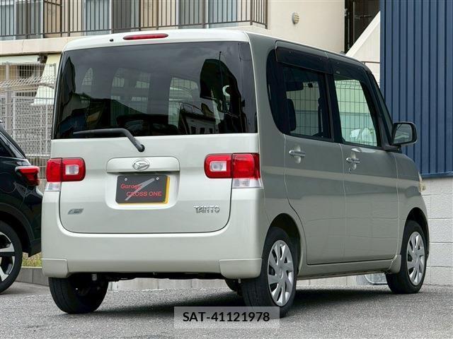 Daihatsu TANTO 2012-07 8010346-1