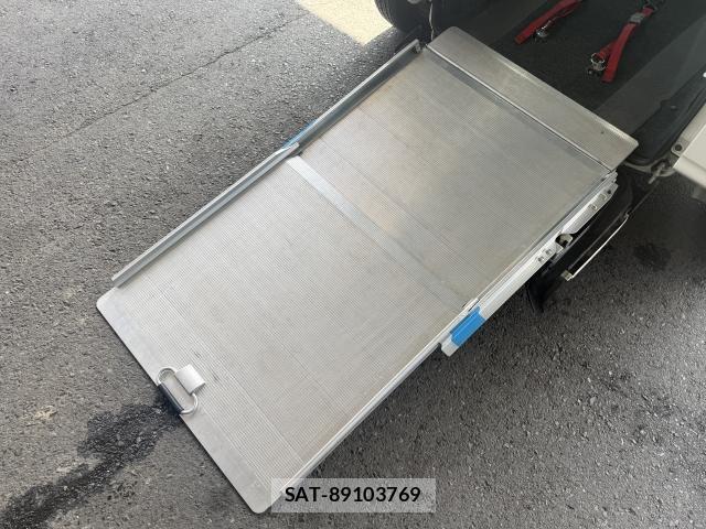 Daihatsu TANTO 2014-03 8010367-6