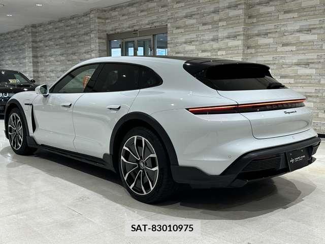 Porsche Taycan 2023-02 8010964-1