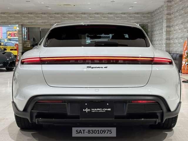 Porsche Taycan 2023-02 8010964-10