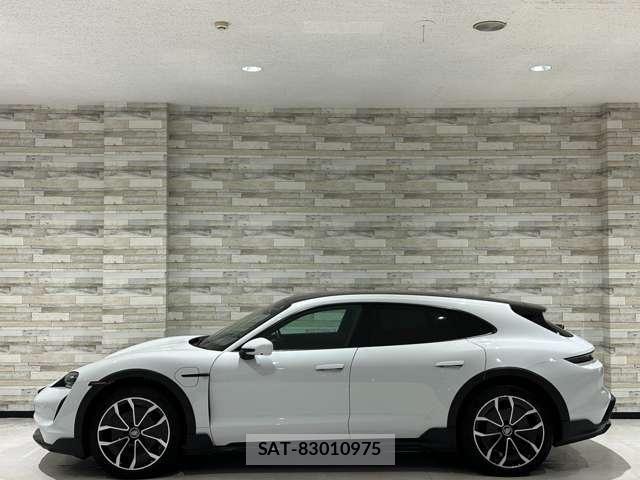 Porsche Taycan 2023-02 8010964-2