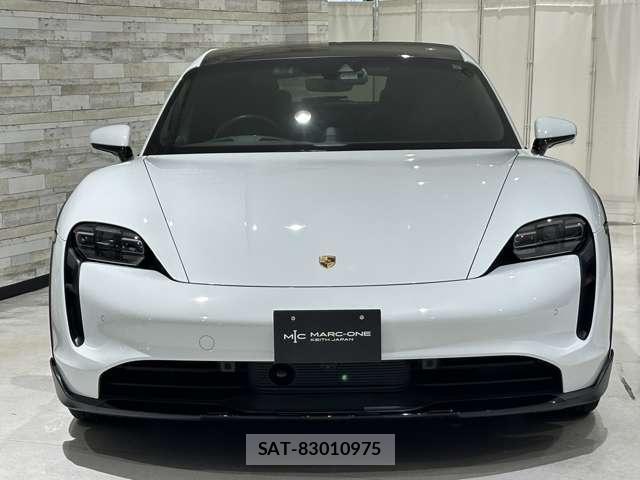 Porsche Taycan 2023-02 8010964-3