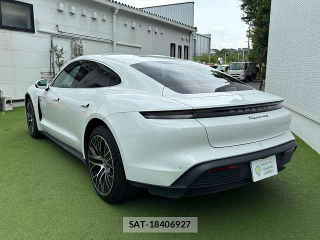 Porsche Taycan 2021-08 8011775-14
