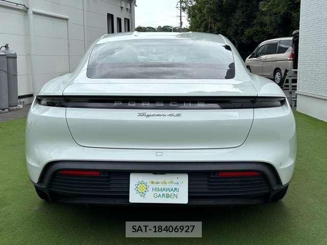 Porsche Taycan 2021-08 8011775-16