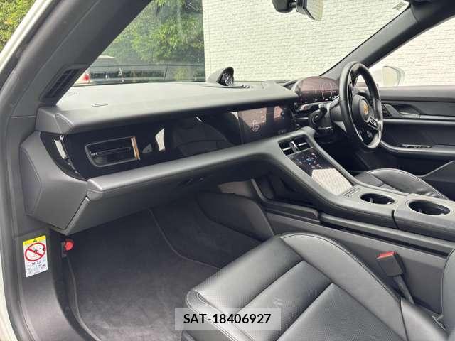 Porsche Taycan 2021-08 8011775-3