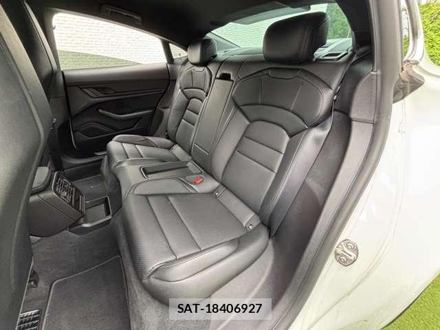 Porsche Taycan 2021-08 8011775-7