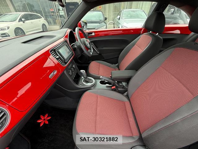 VolksWagen THE BEETLE 2015-03 8008444-16