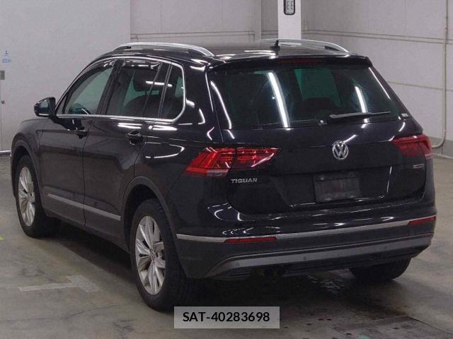 VolksWagen TIGUAN 2018-09 8010267-1