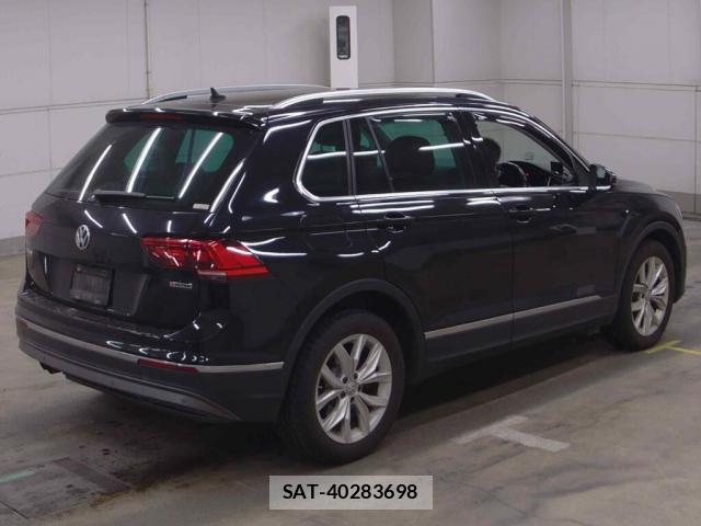 VolksWagen TIGUAN 2018-09 8010267-5