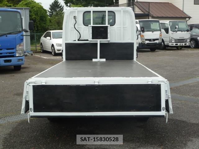 Mazda TITAN 2016-08 8002964-10