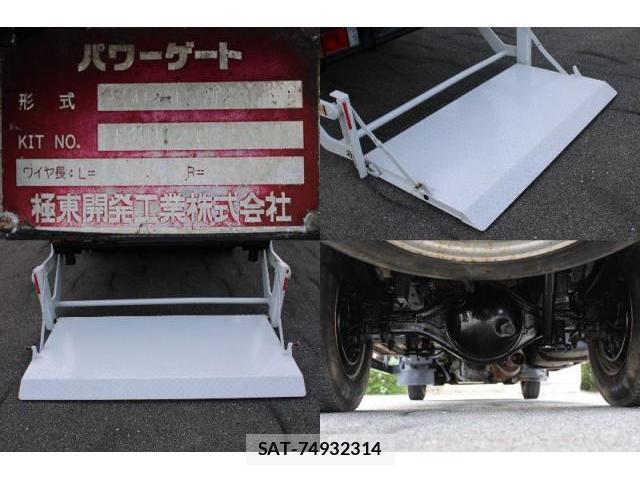 Mazda TITAN 2013-02 8003147-15