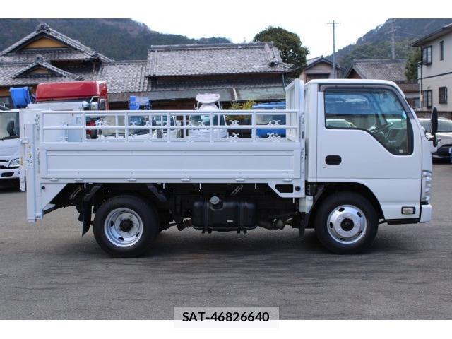 Mazda TITAN 2016-11 8003148-4