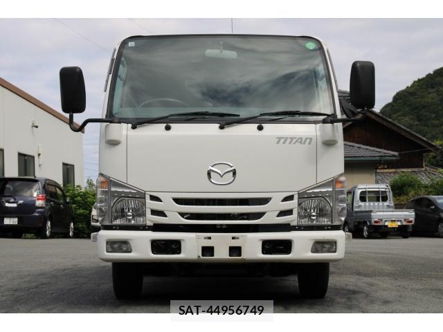Mazda TITAN 2017-11 8003149-1