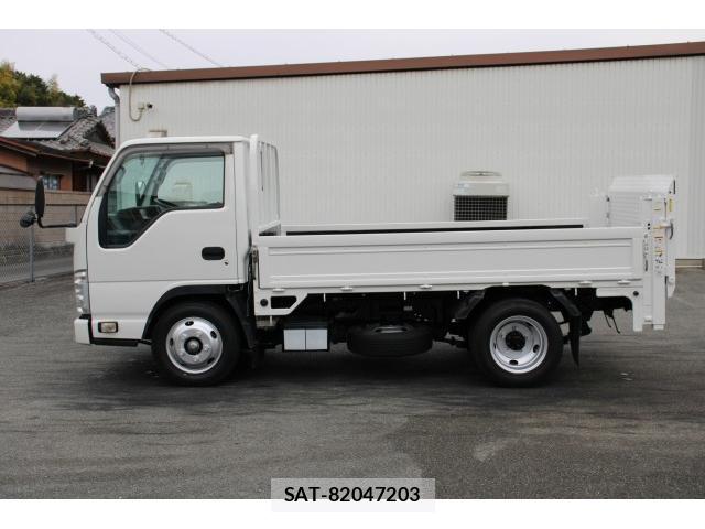 Mazda TITAN 2018-05 8003150-3