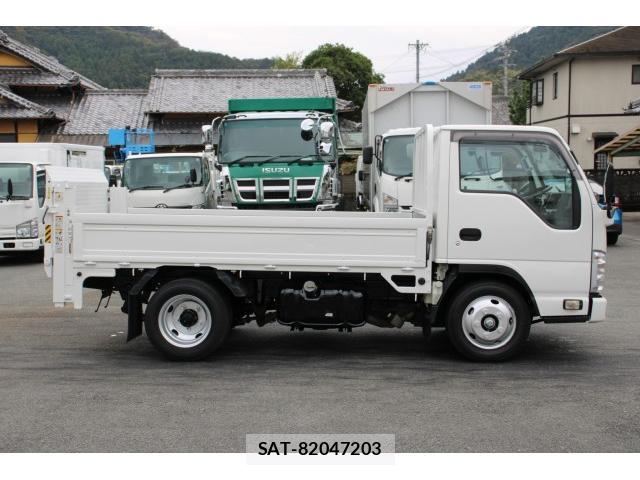 Mazda TITAN 2018-05 8003150-4