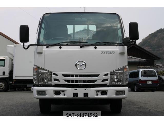 Mazda TITAN 2015-11 8003154-1