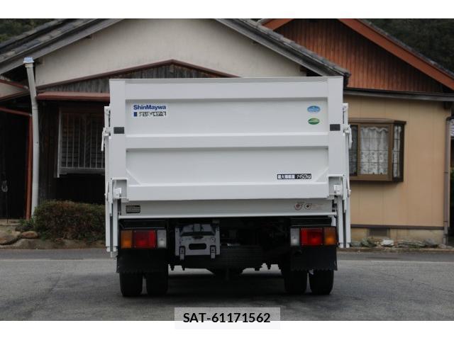 Mazda TITAN 2015-11 8003154-7