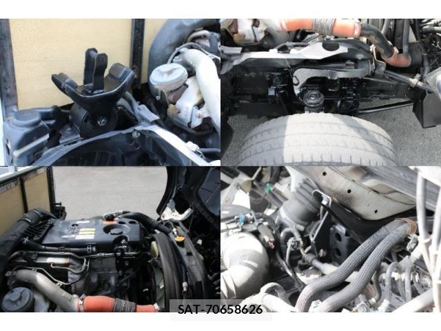 Mazda TITAN 2017-02 8003156-11