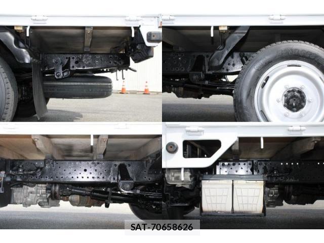 Mazda TITAN 2017-02 8003156-15