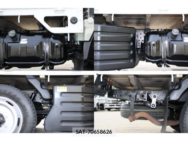 Mazda TITAN 2017-02 8003156-16