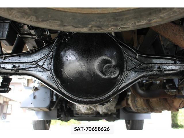 Mazda TITAN 2017-02 8003156-17