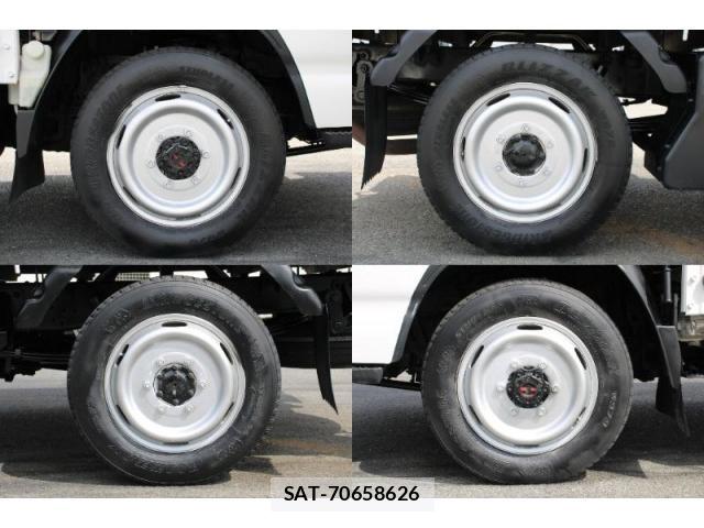 Mazda TITAN 2017-02 8003156-19