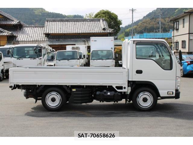 Mazda TITAN 2017-02 8003156-4