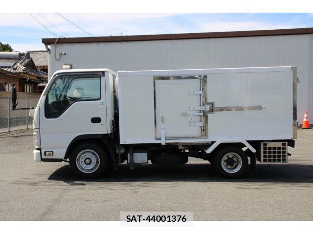 Mazda TITAN 2019-06 8003165-3