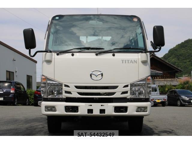 Mazda TITAN 2020-03 8003169-1