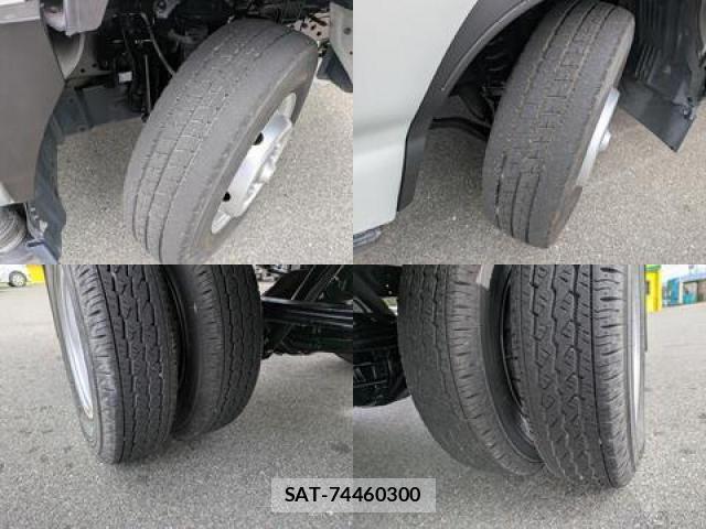Mazda TITAN 2013-10 8004051-8