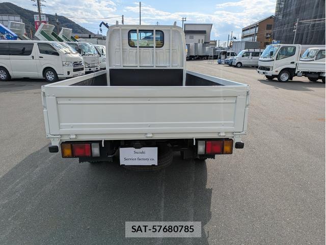 Mazda TITAN 2017-08 8004052-3