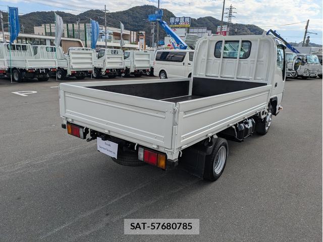 Mazda TITAN 2017-08 8004052-4