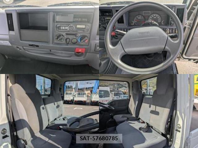 Mazda TITAN 2017-08 8004052-7