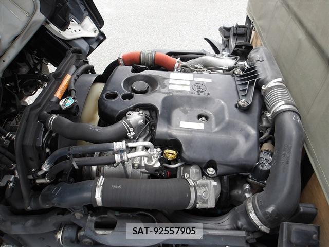 Mazda TITAN 2018-05 8004546-17