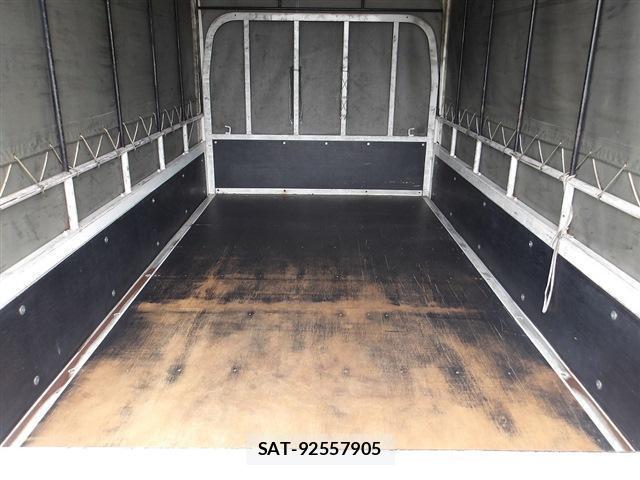 Mazda TITAN 2018-05 8004546-18