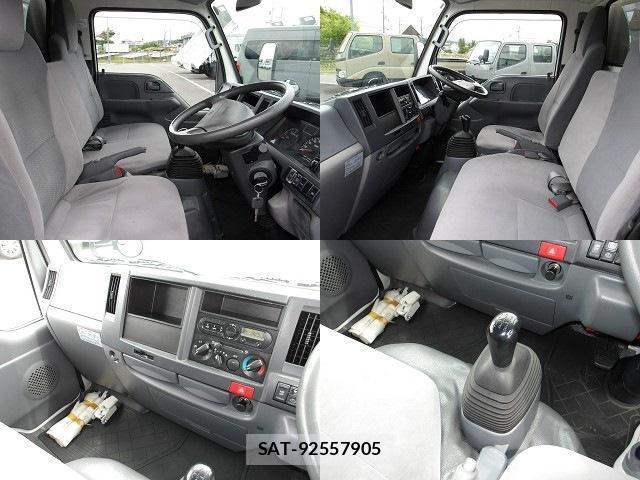Mazda TITAN 2018-05 8004546-4