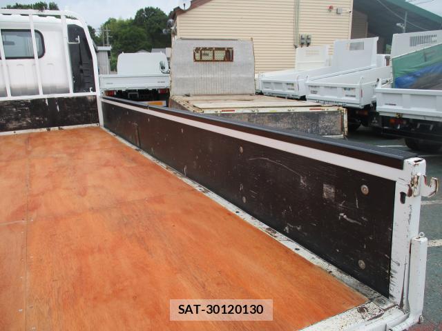 Mazda TITAN 2015-04 8005269-16