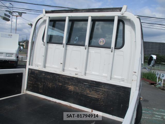 Mazda TITAN 2016-07 8005271-17