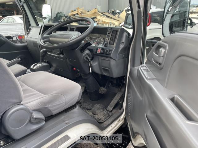 Mazda TITAN 2014-10 8007028-5