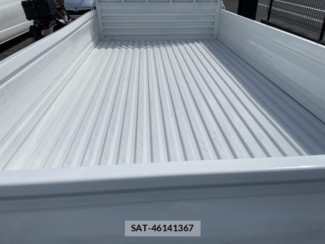 Mazda TITAN 2018-06 8007029-4