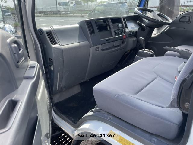Mazda TITAN 2018-06 8007029-6