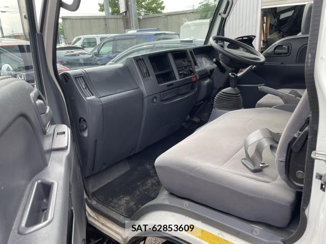 Mazda TITAN 2014-06 8007035-6
