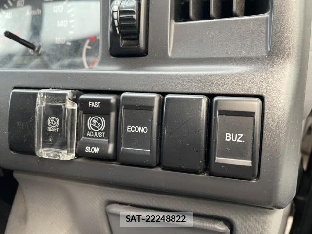 Mazda TITAN 2017-08 8007038-11