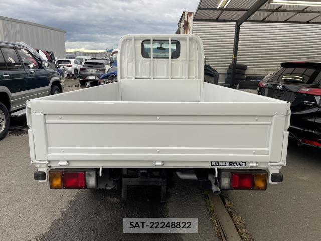 Mazda TITAN 2017-08 8007038-16