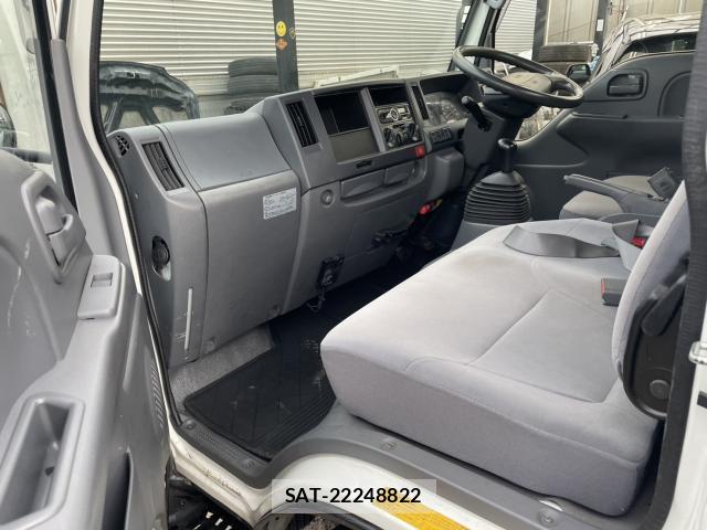 Mazda TITAN 2017-08 8007038-6