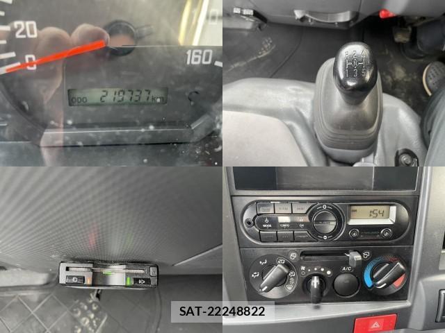 Mazda TITAN 2017-08 8007038-7